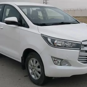 Toyota Innova 2020