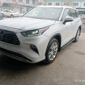 Toyota Highlander 2023