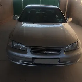 Toyota Camry 2000