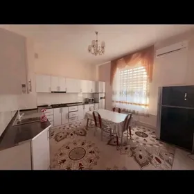 СДАЁТСЯ 4 ЁХ КОМ  ЭЛИТКА