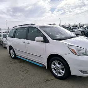 Toyota Sienna 2004