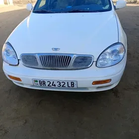 Daewoo Leganza 1998
