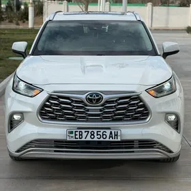 Toyota Highlander 2022