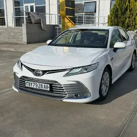 Toyota Camry 2018