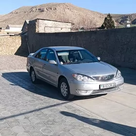 Toyota Camry 2004