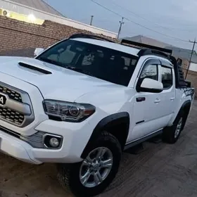 Toyota Tacoma 2018