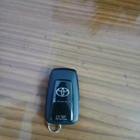 Toyota Camry Yewropeika Açar