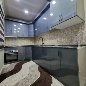 30 мкр 3 ком 80м² 3/3 этаж