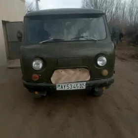 UAZ Profi 2000