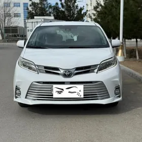 Toyota Sienna 2021