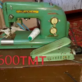 Швейная машинка