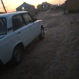 Lada 2107 1985