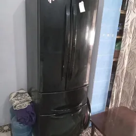 Holodilnik Hotpoint Ariston