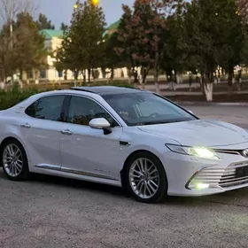 Toyota Camry 2018