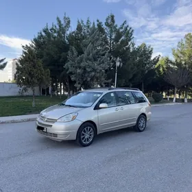 Toyota Sienna 2004