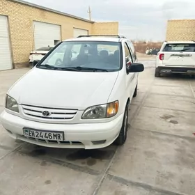 Toyota Sienna 2002