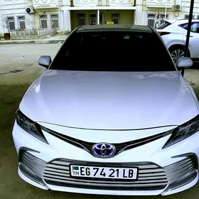 Toyota Camry 2021