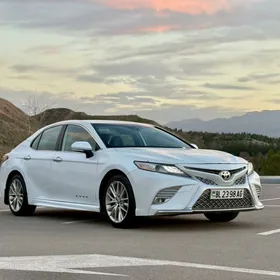 Toyota Camry 2021