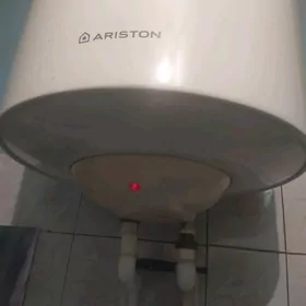 Аристон 80литровый