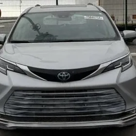 Toyota Sienna 2022