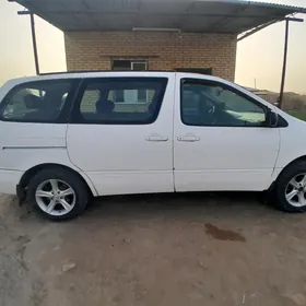 Toyota Sienna 2003