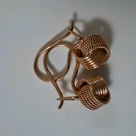 Gyzyl gulakhalka syrga