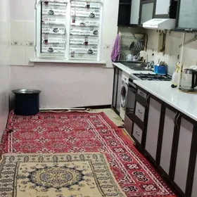 5 мкр 3 комнатная 2 этаж