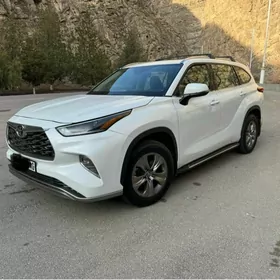 Toyota Highlander 2022