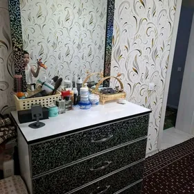 комод глянцевый