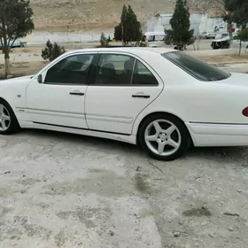 Mercedes-Benz E320 1996