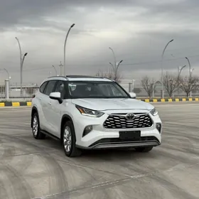 Toyota Highlander 2023