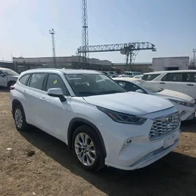 Toyota Highlander 2021