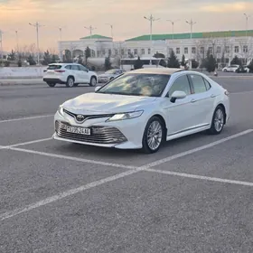 Toyota Camry 2018