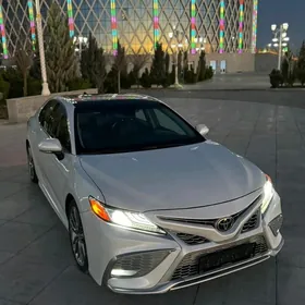 Toyota Camry 2020
