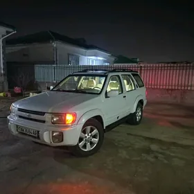 Nissan Pathfinder 2000