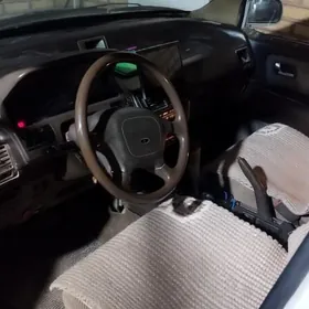 Mitsubishi Chariot 1993