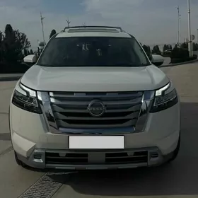 Nissan Pathfinder 2023