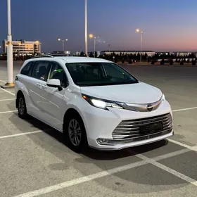 Toyota Sienna 2021
