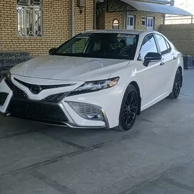 Toyota Camry 2022