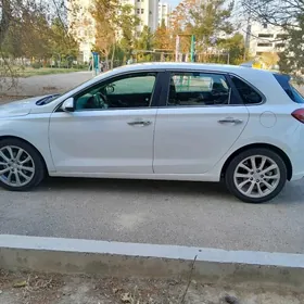 Hyundai Elantra GT 2019