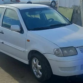 Volkswagen Polo 2000