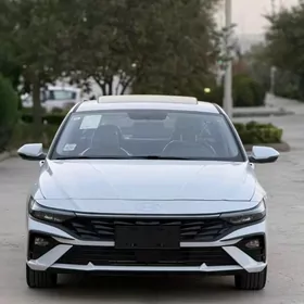 Hyundai Elantra 2025
