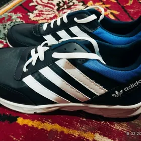 Krossovki taze Adidas Кроссовк