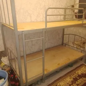 двухъярусная кровать