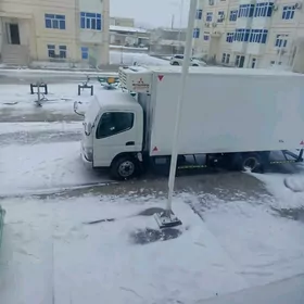 Mitsubishi Canter 2025