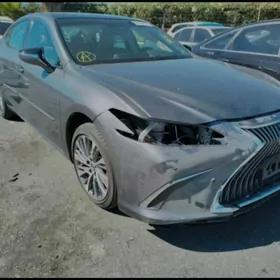 Lexus ES 350 2019