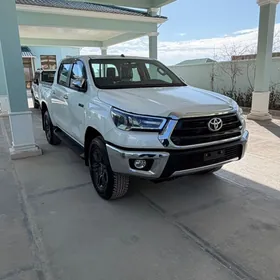 Toyota Hilux 2025