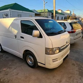 Toyota Hiace 2005