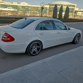 Mercedes-Benz E350 2005
