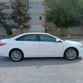 Toyota Camry 2016